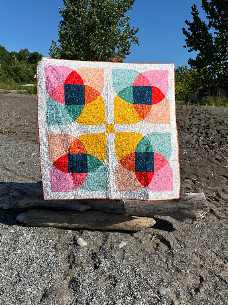 Happy Dots Lotus Quilt